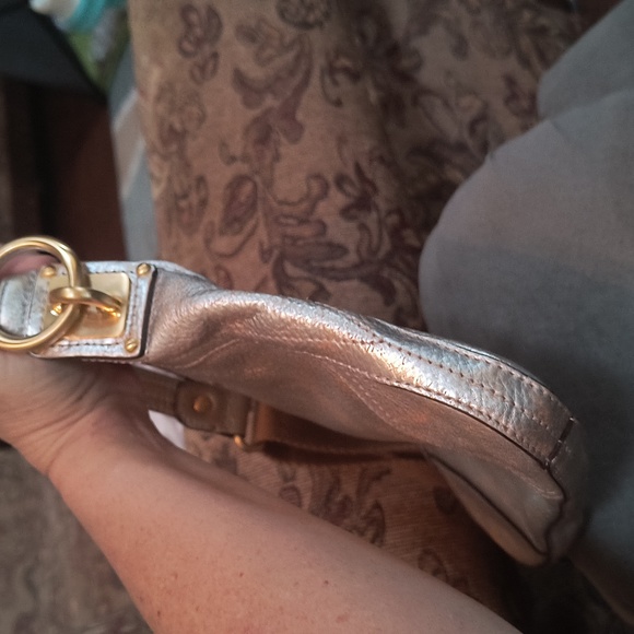 B Makowsky leather crossbody leather bag - Picture 5 of 10